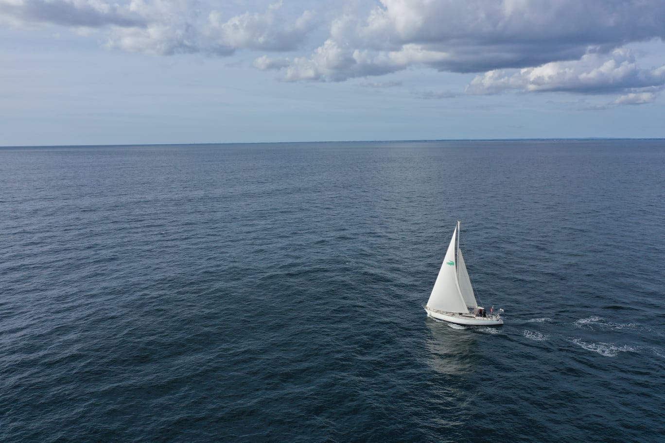 Carlina lors du convoyage de Mortagne sur Gironde, son port de rattachement, au port de Brest en septembre 2022.